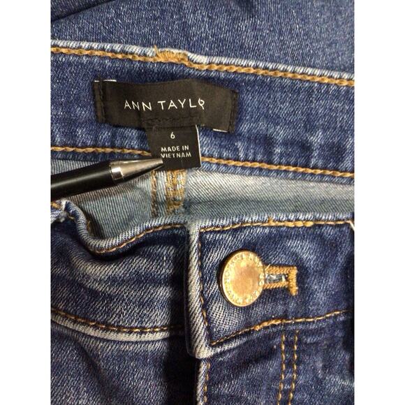 Ann Taylor Womens Jeans Size 6 The Boot Mid Rise - Picture 3 of 9